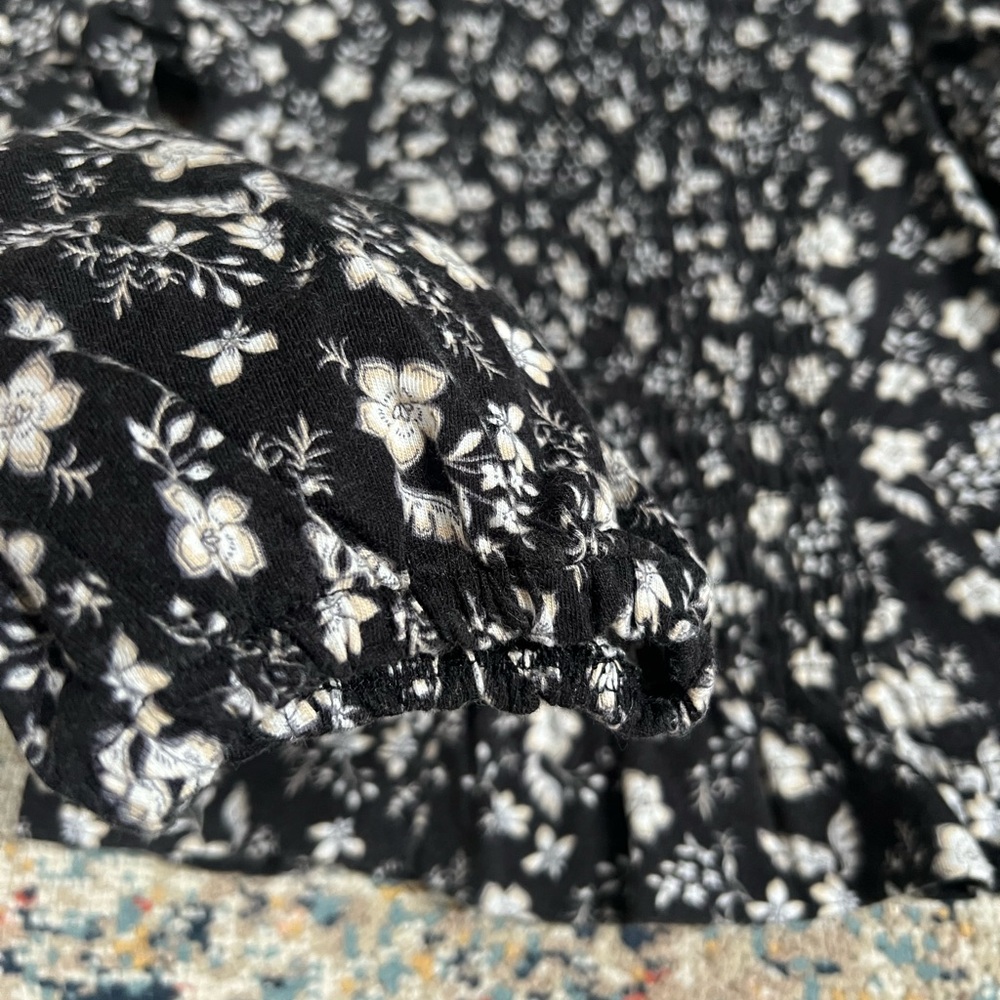 Girl Old Navy Black and White Floral Blouse - Picture 3 of 7